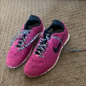 Nike free 5.0 training - pink w/ leopard strings